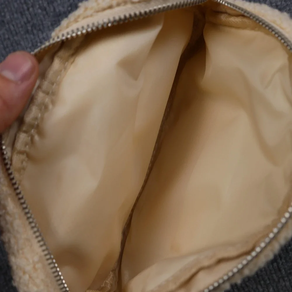 Steve Madden Belt Bag Womens One Size Cream Sherpa Fanny Pack Adjustable SMP3289
